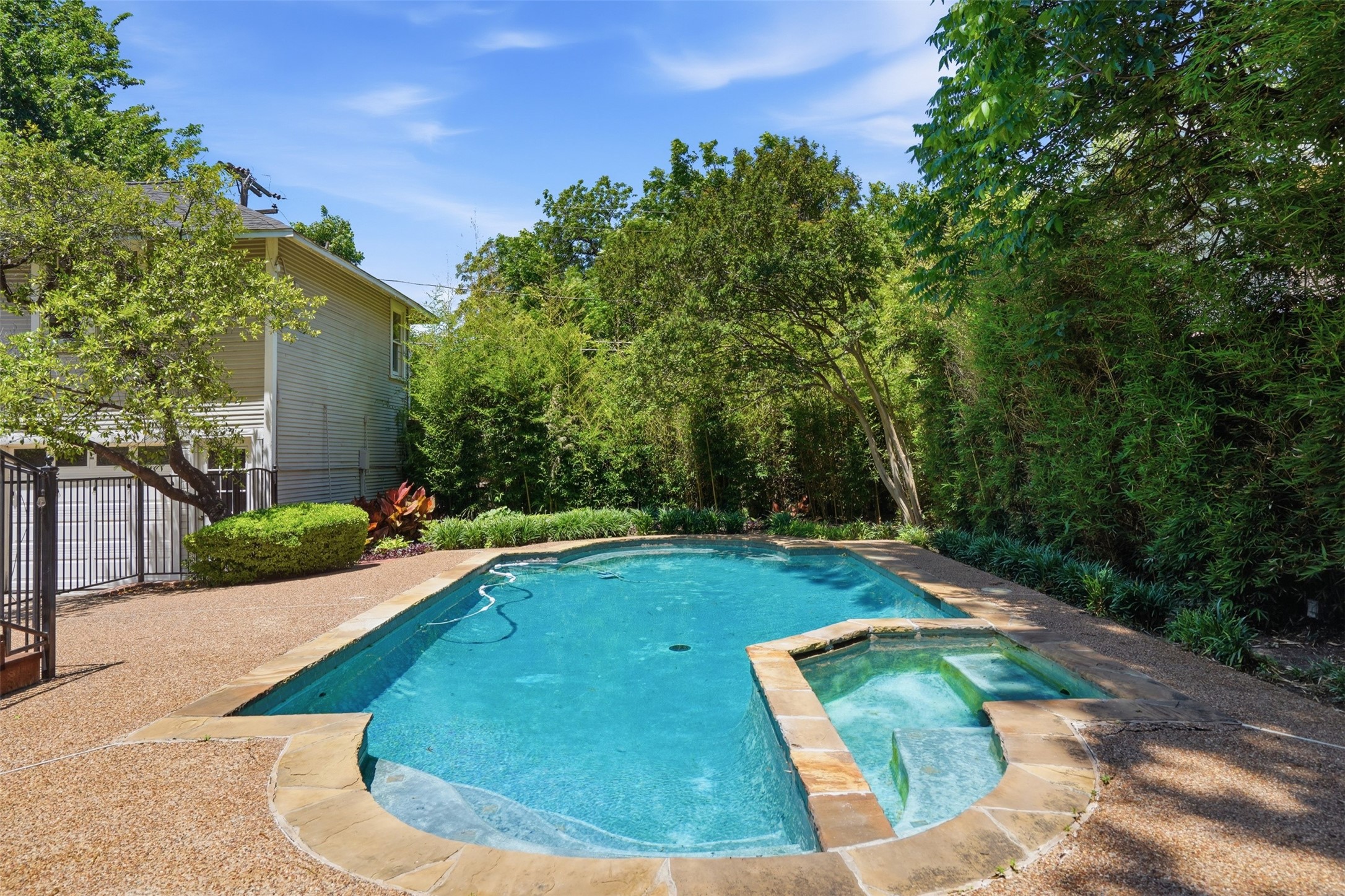 1208 Elizabeth Boulevard Fort Worth TX 76110