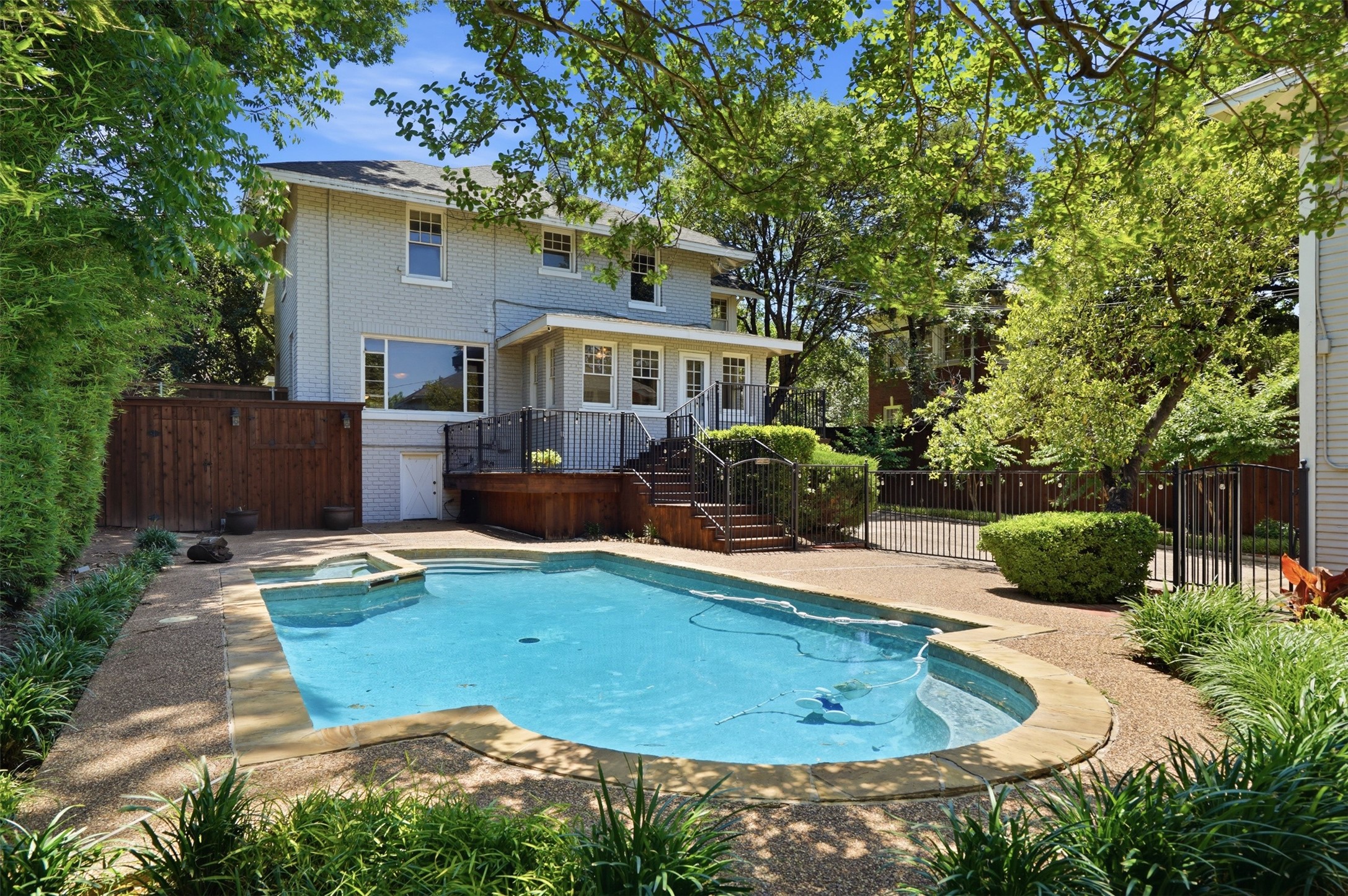 1208 Elizabeth Boulevard Fort Worth TX 76110
