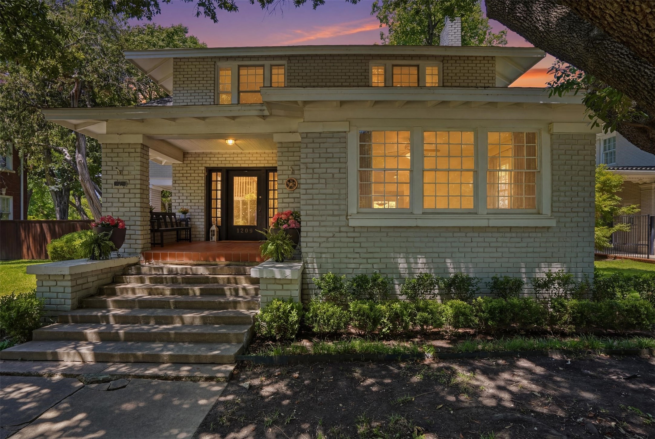 1208 Elizabeth Boulevard Fort Worth TX 76110