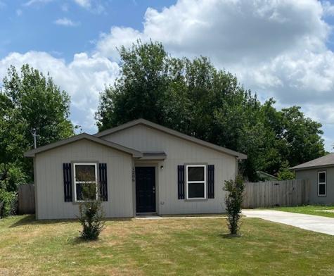 1206 N Brazos Avenue Cleburne TX 76031
