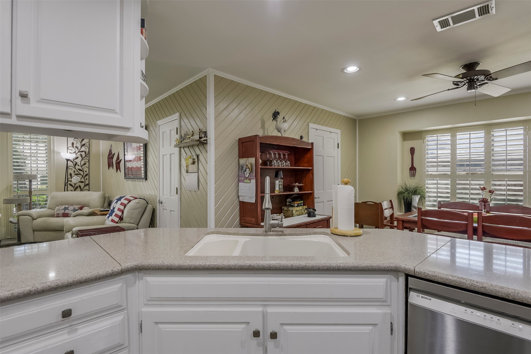 2010 Surrey Oaks Drive Arlington TX 76006