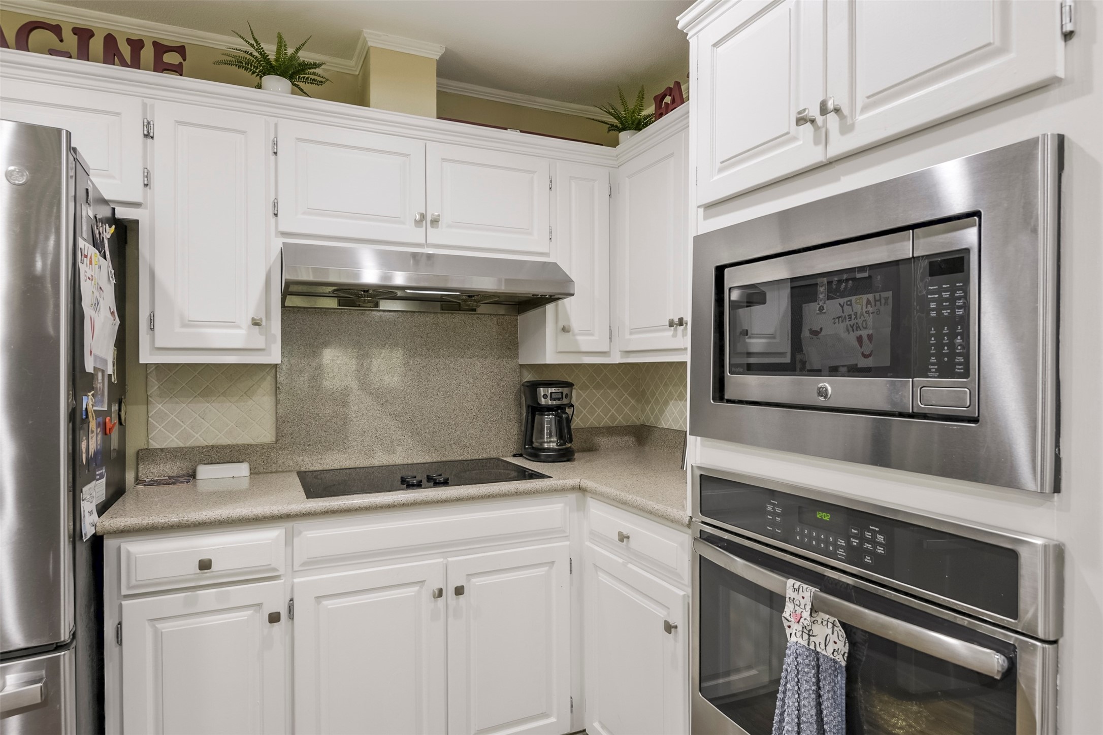 2010 Surrey Oaks Drive Arlington TX 76006