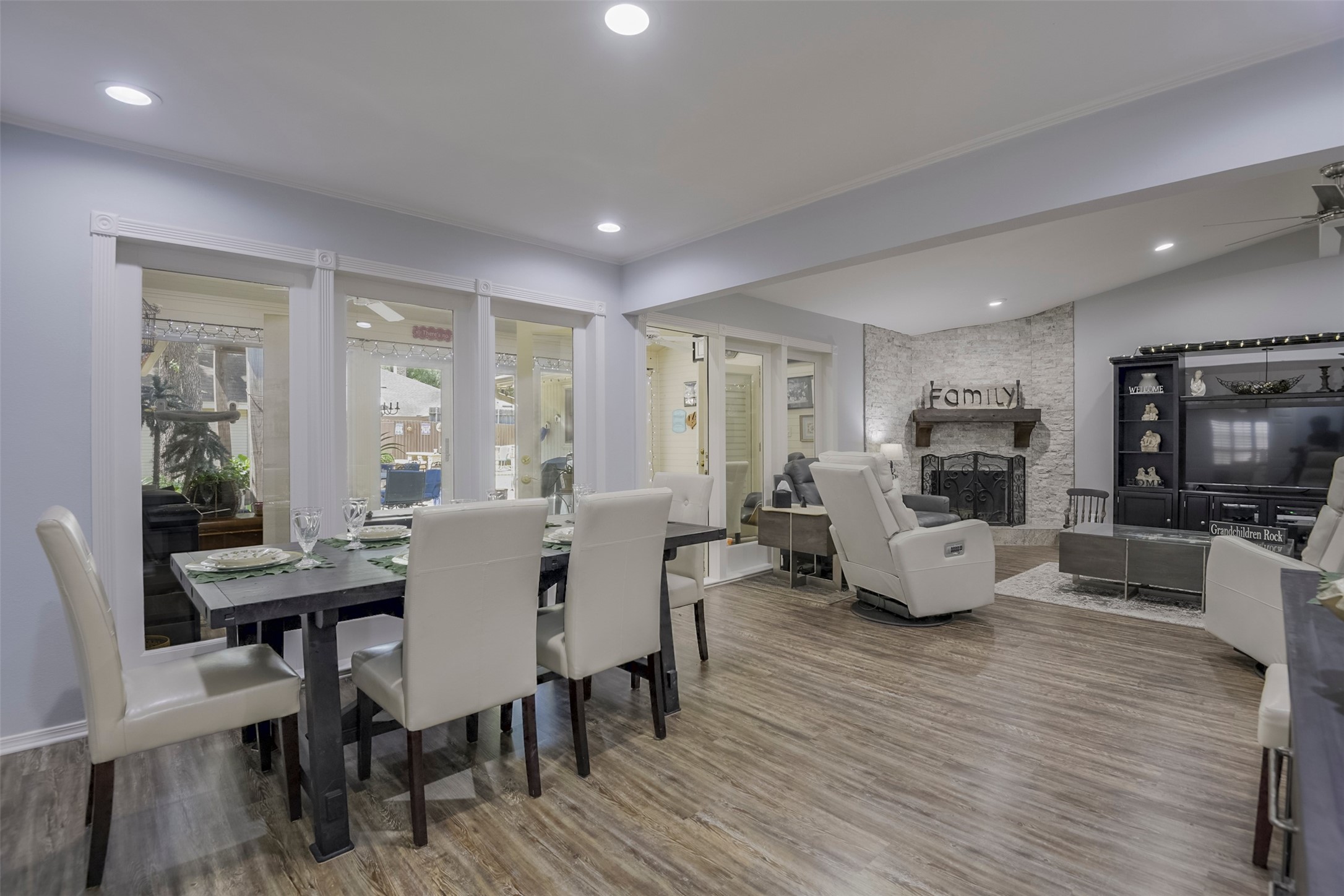 2010 Surrey Oaks Drive Arlington TX 76006