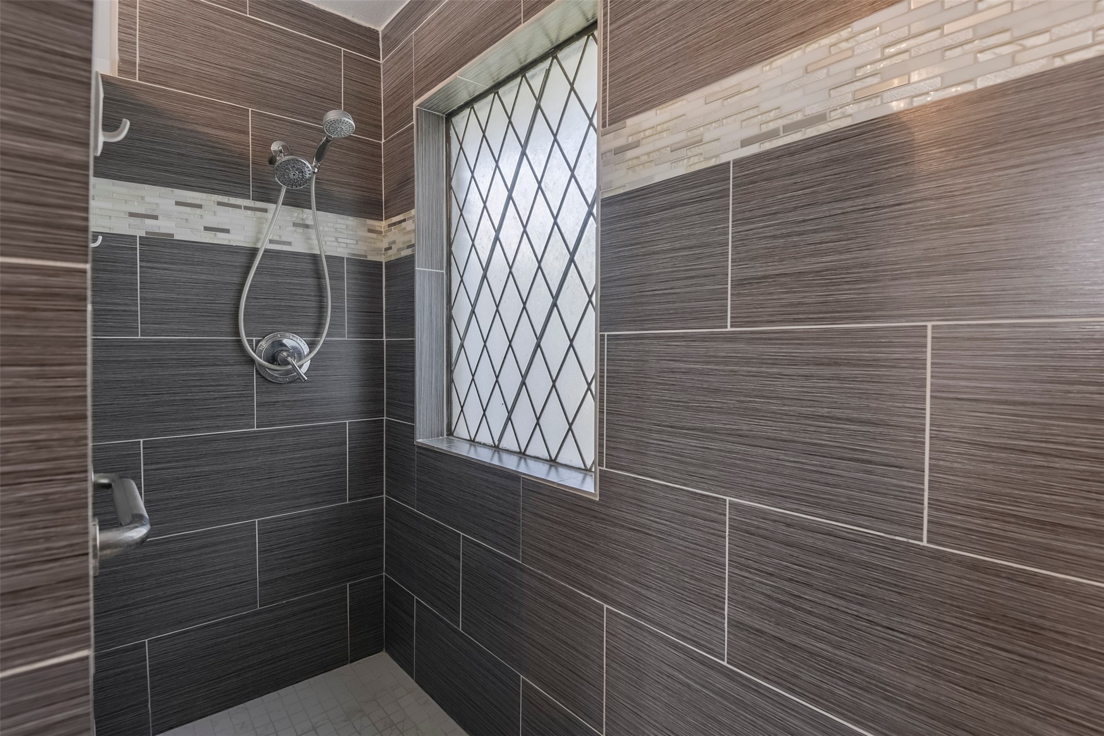 2010 Surrey Oaks Drive Arlington TX 76006