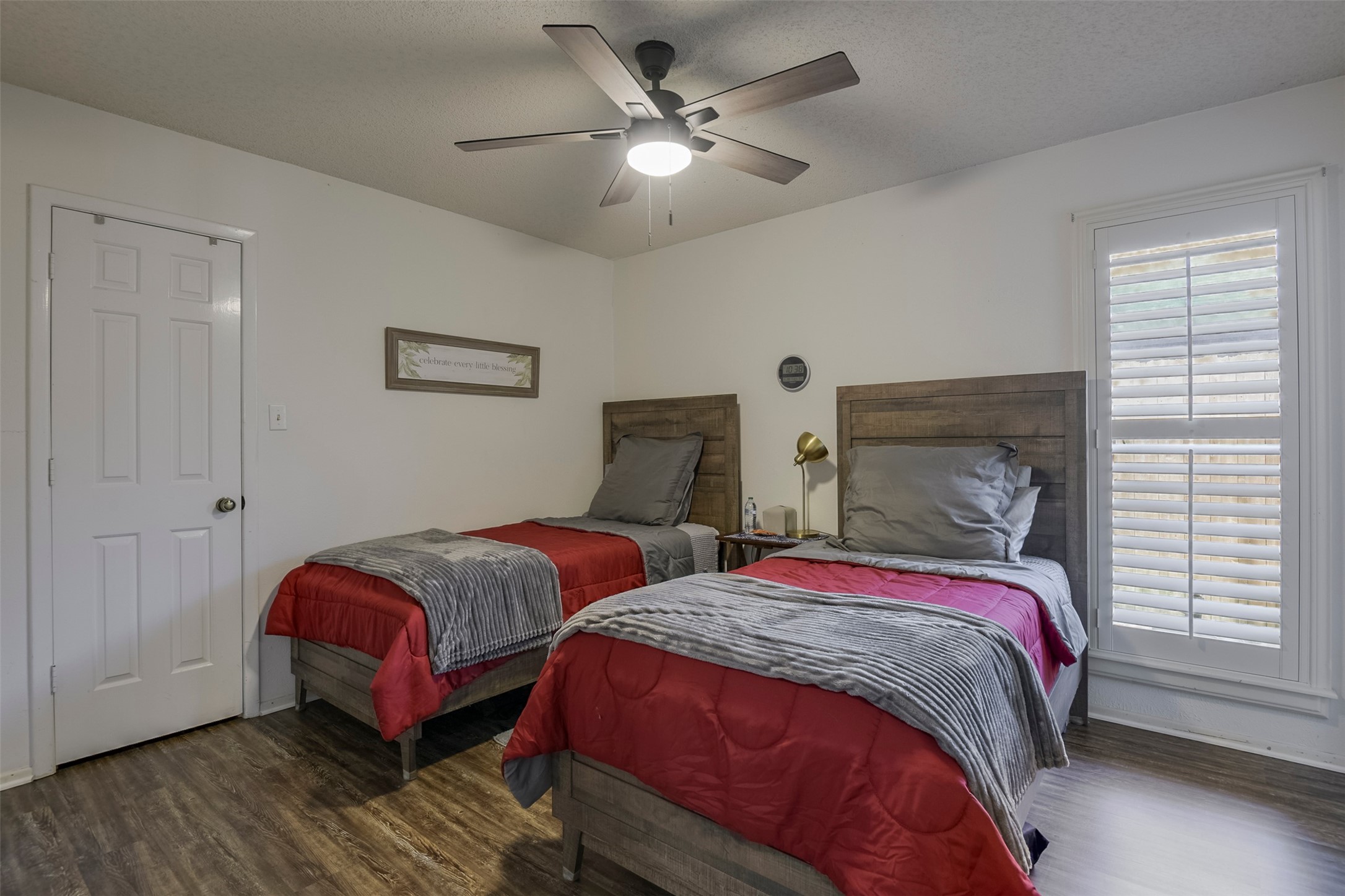 2010 Surrey Oaks Drive Arlington TX 76006