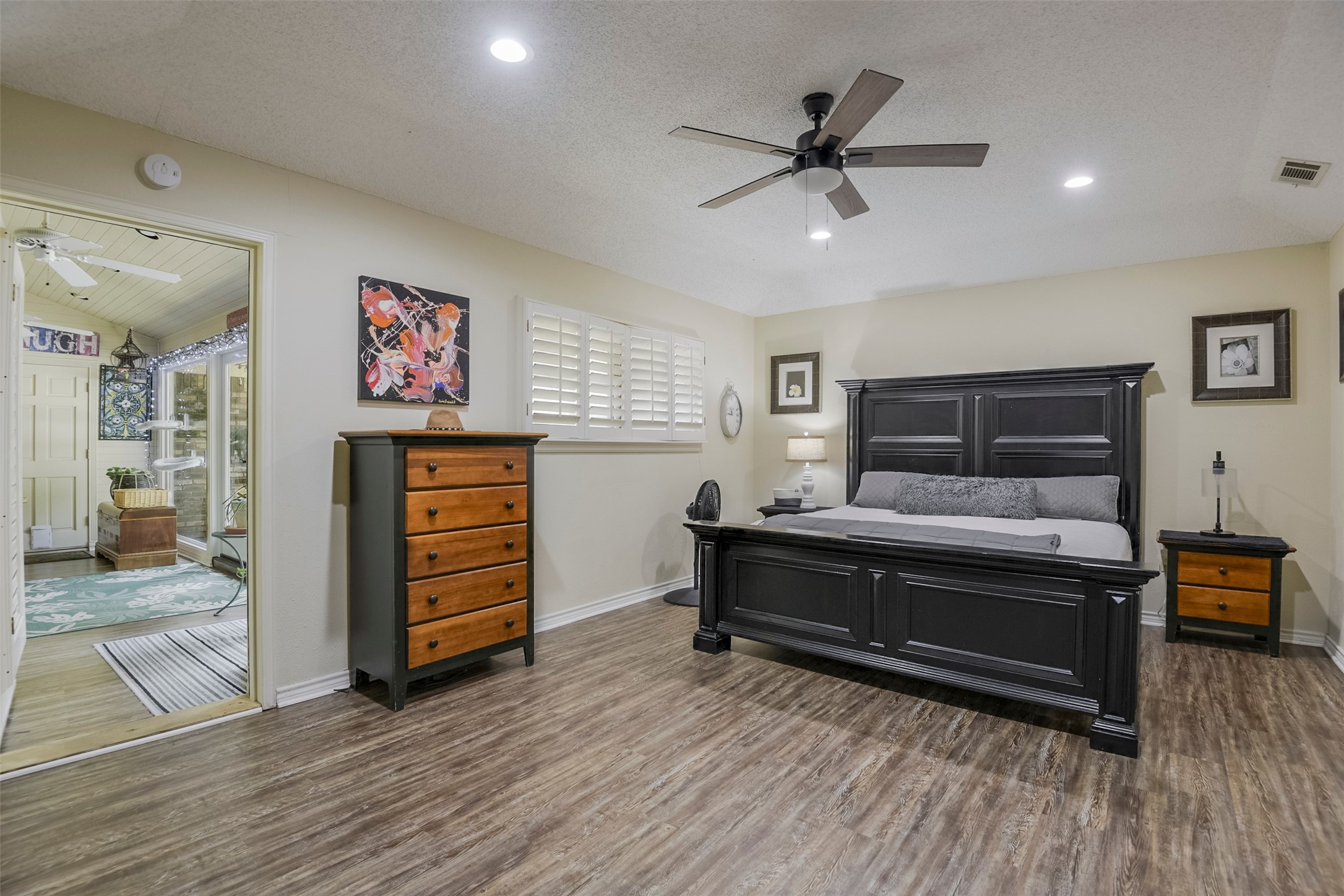 2010 Surrey Oaks Drive Arlington TX 76006