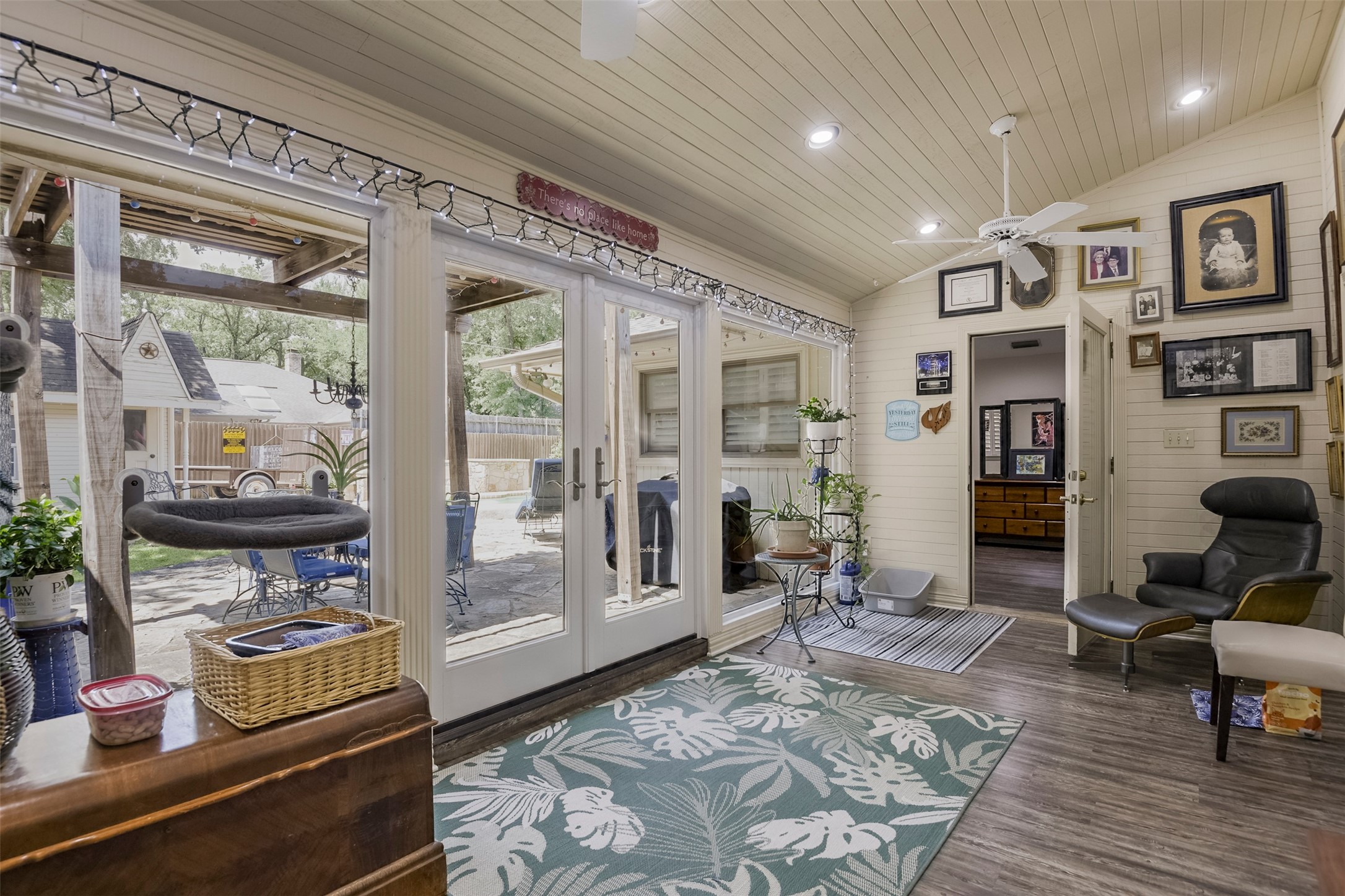 2010 Surrey Oaks Drive Arlington TX 76006