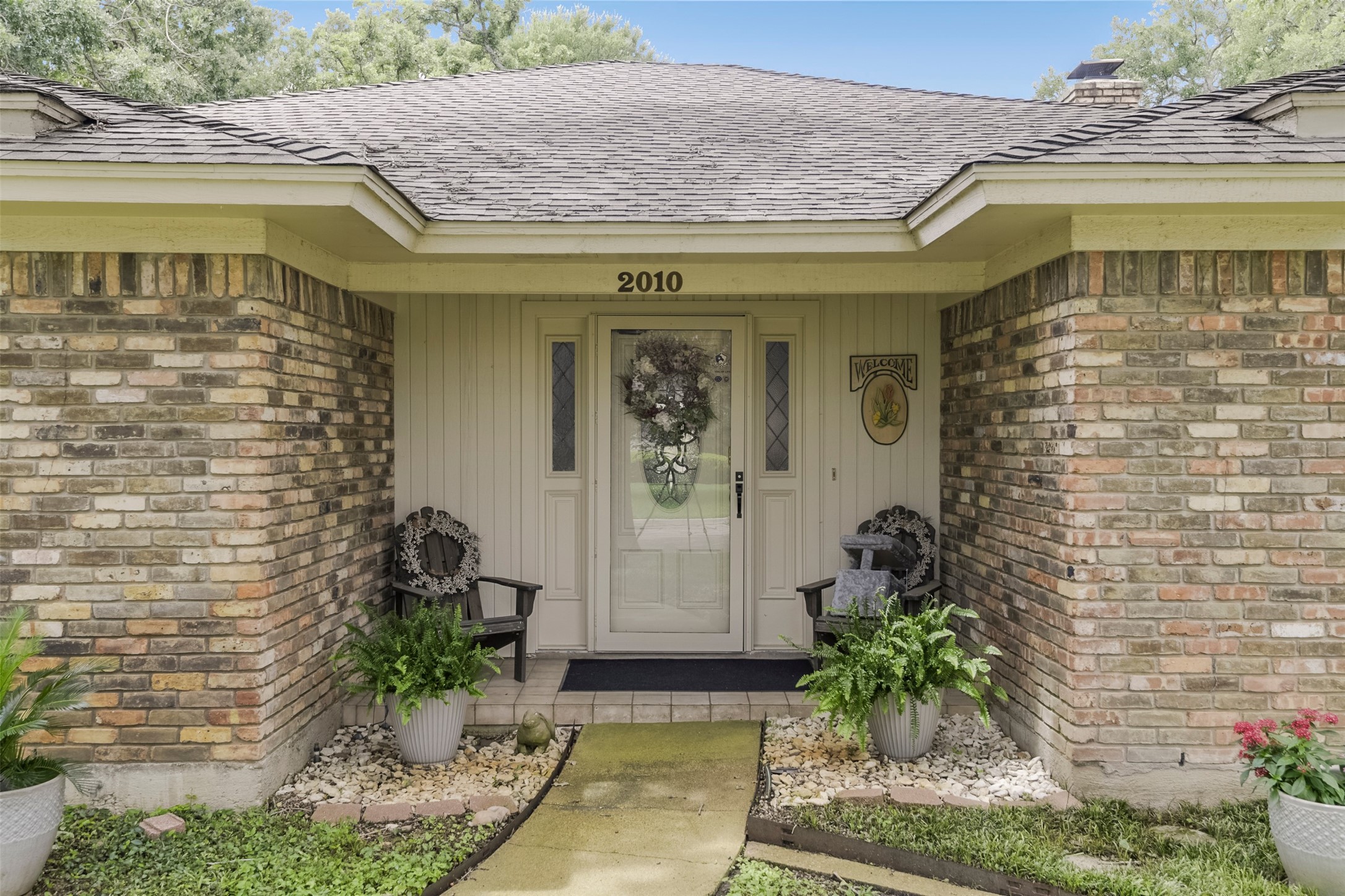 2010 Surrey Oaks Drive Arlington TX 76006