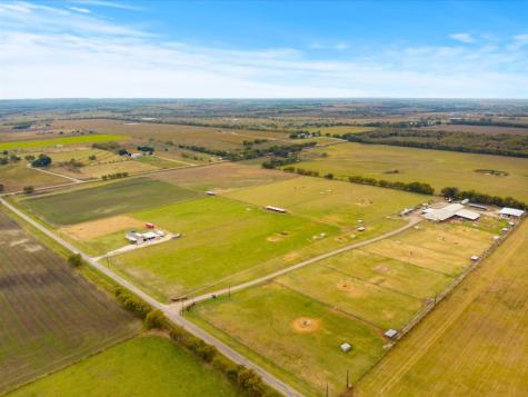 8806 County Road 204 Grandview TX 76050