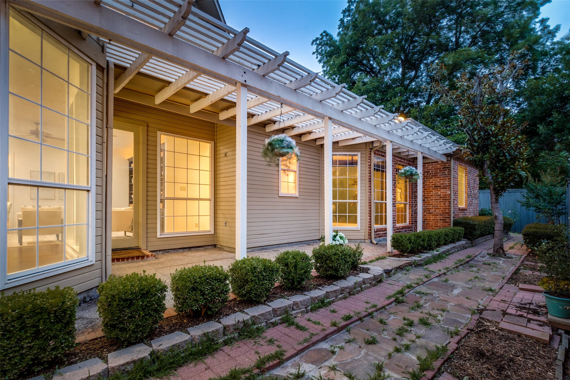 8648 Cherry Hill Drive Dallas TX 75243
