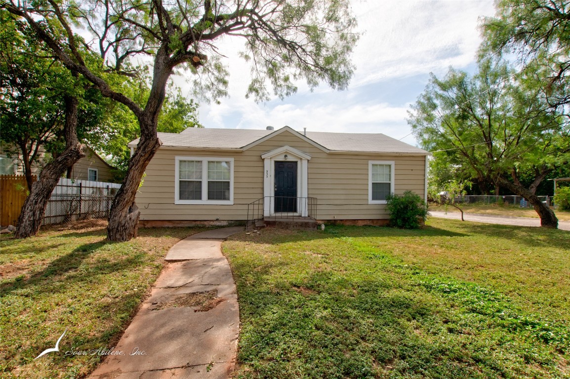 933 Ballinger Street Abilene TX 79605