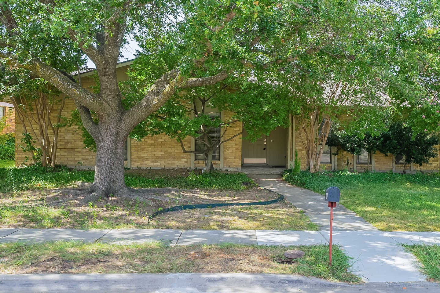 2011 Christie Lane Carrollton TX 75007