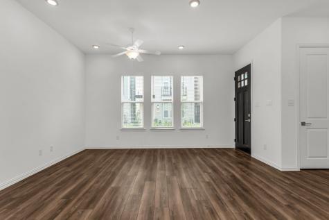 7572 Laburnam Road Dallas TX 75228