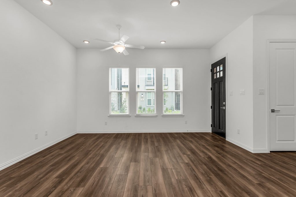 7572 Laburnam Road Dallas TX 75228