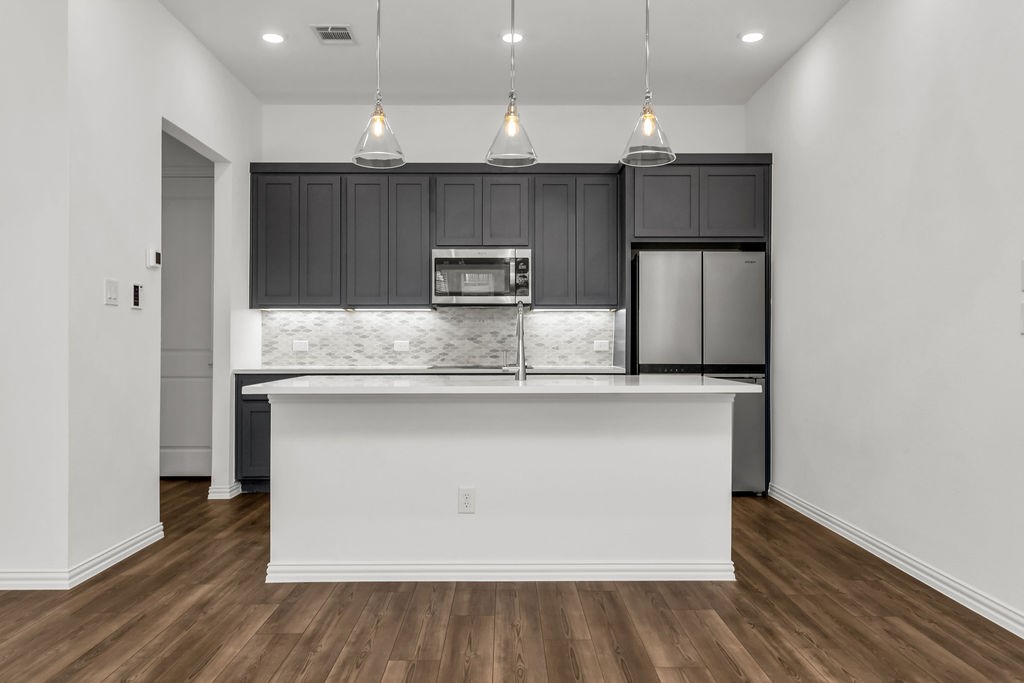 7572 Laburnam Road Dallas TX 75228