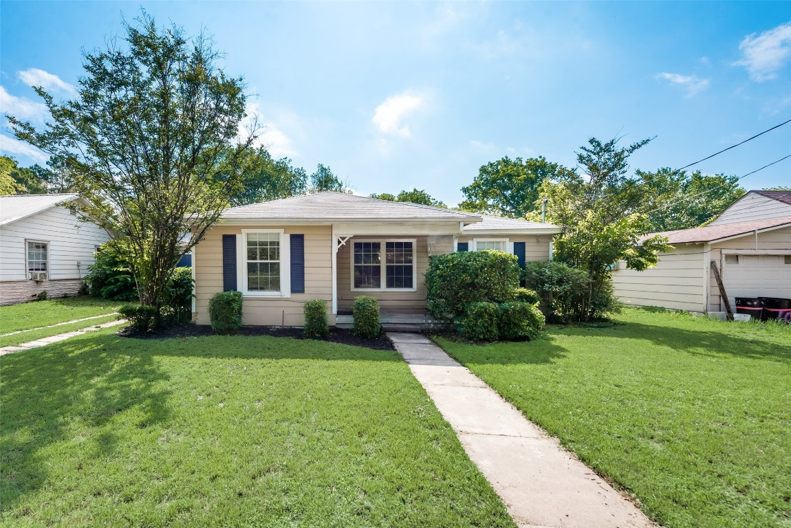 1011 S Waco Street Weatherford TX 76086