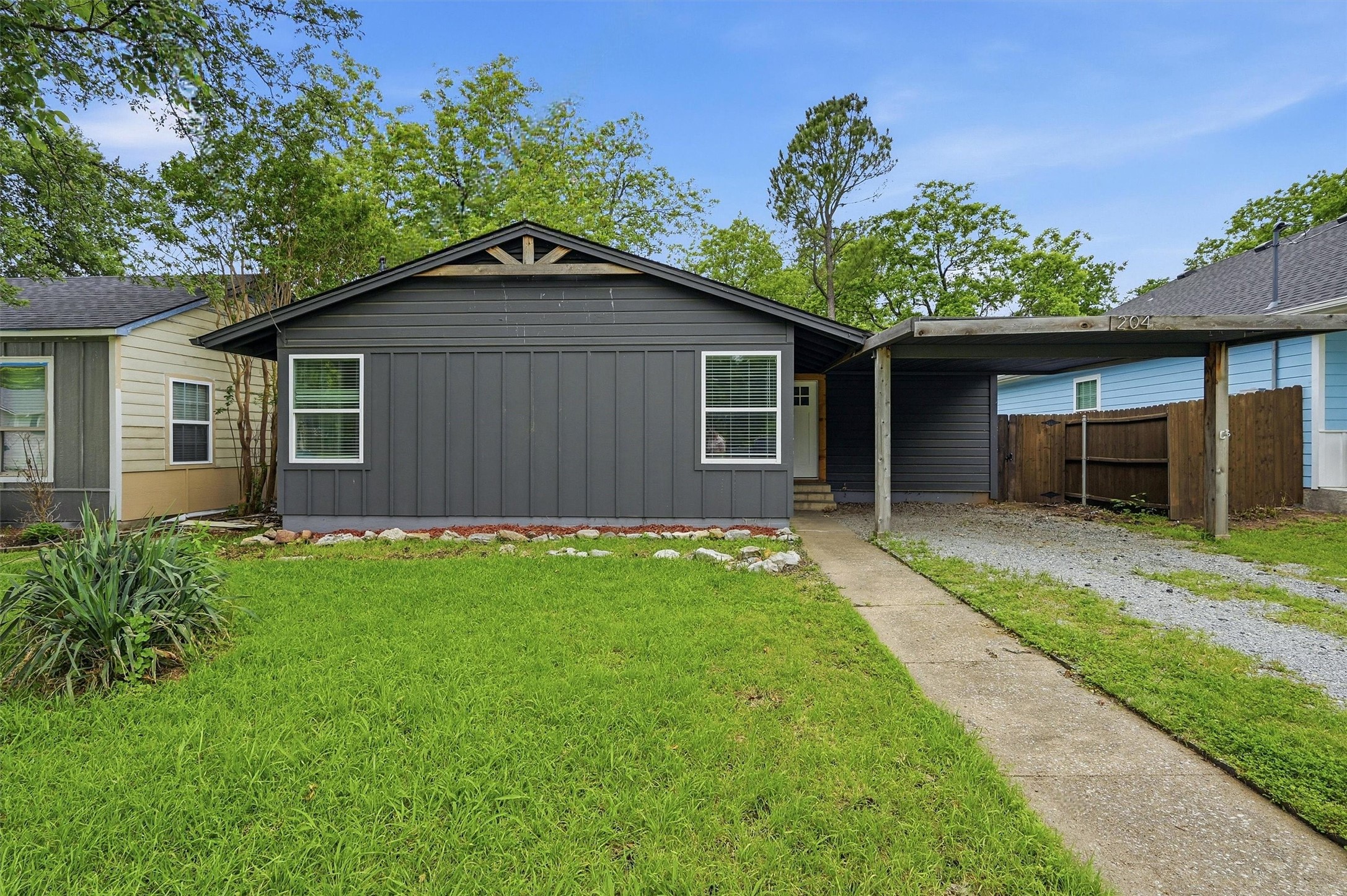 204 N Holly Avenue Sherman TX 75092