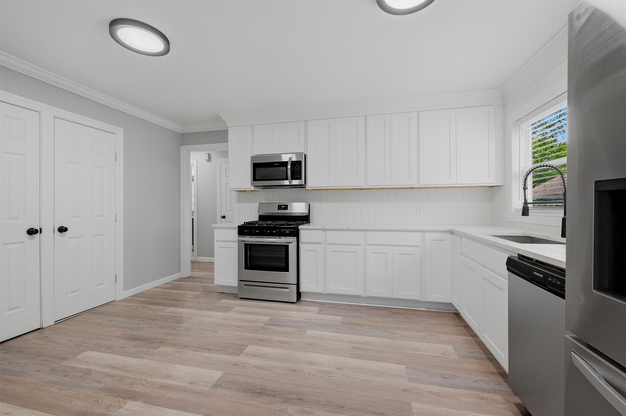 204 N Holly Avenue Sherman TX 75092