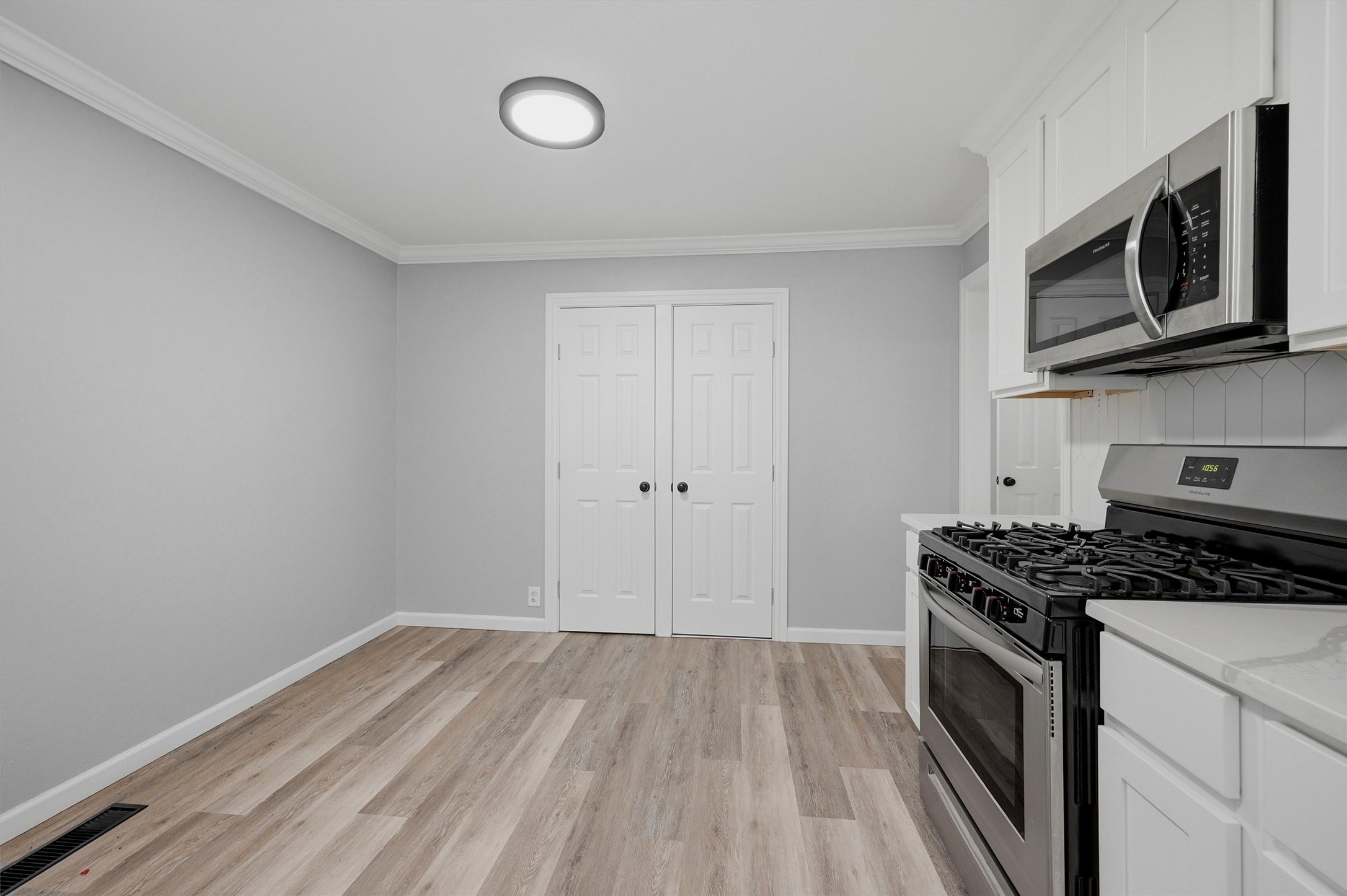 204 N Holly Avenue Sherman TX 75092