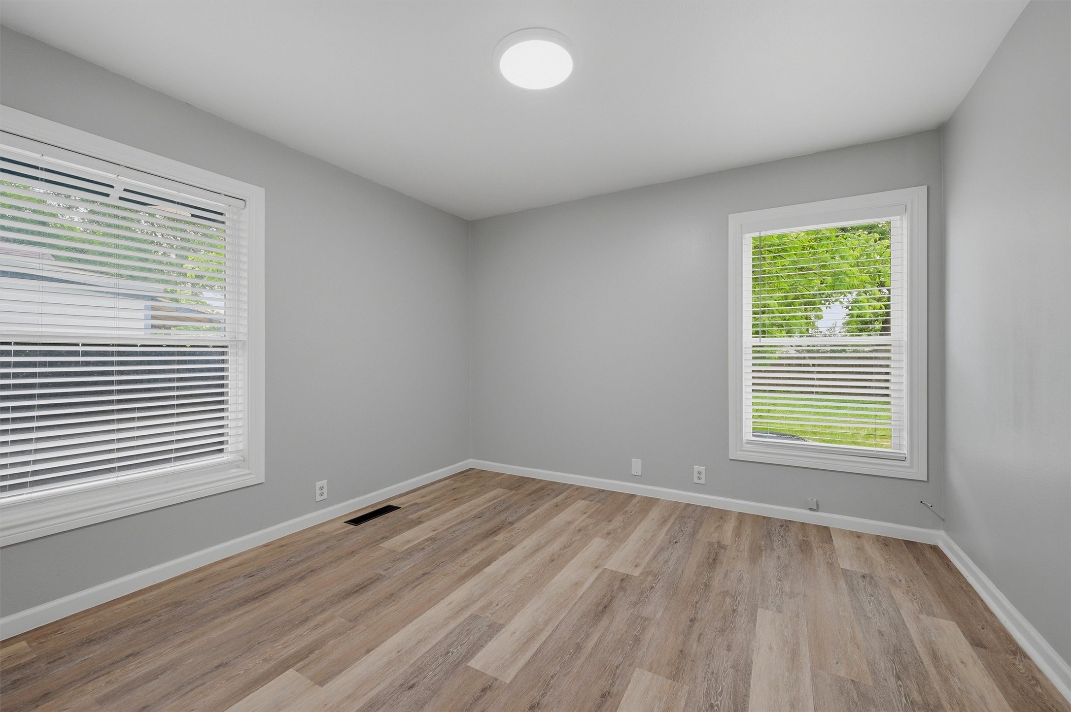 204 N Holly Avenue Sherman TX 75092