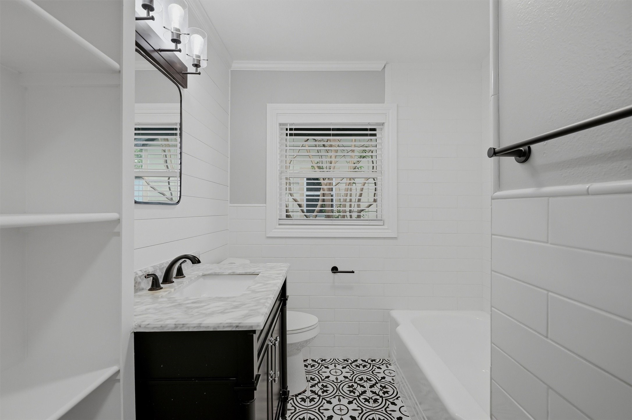 204 N Holly Avenue Sherman TX 75092