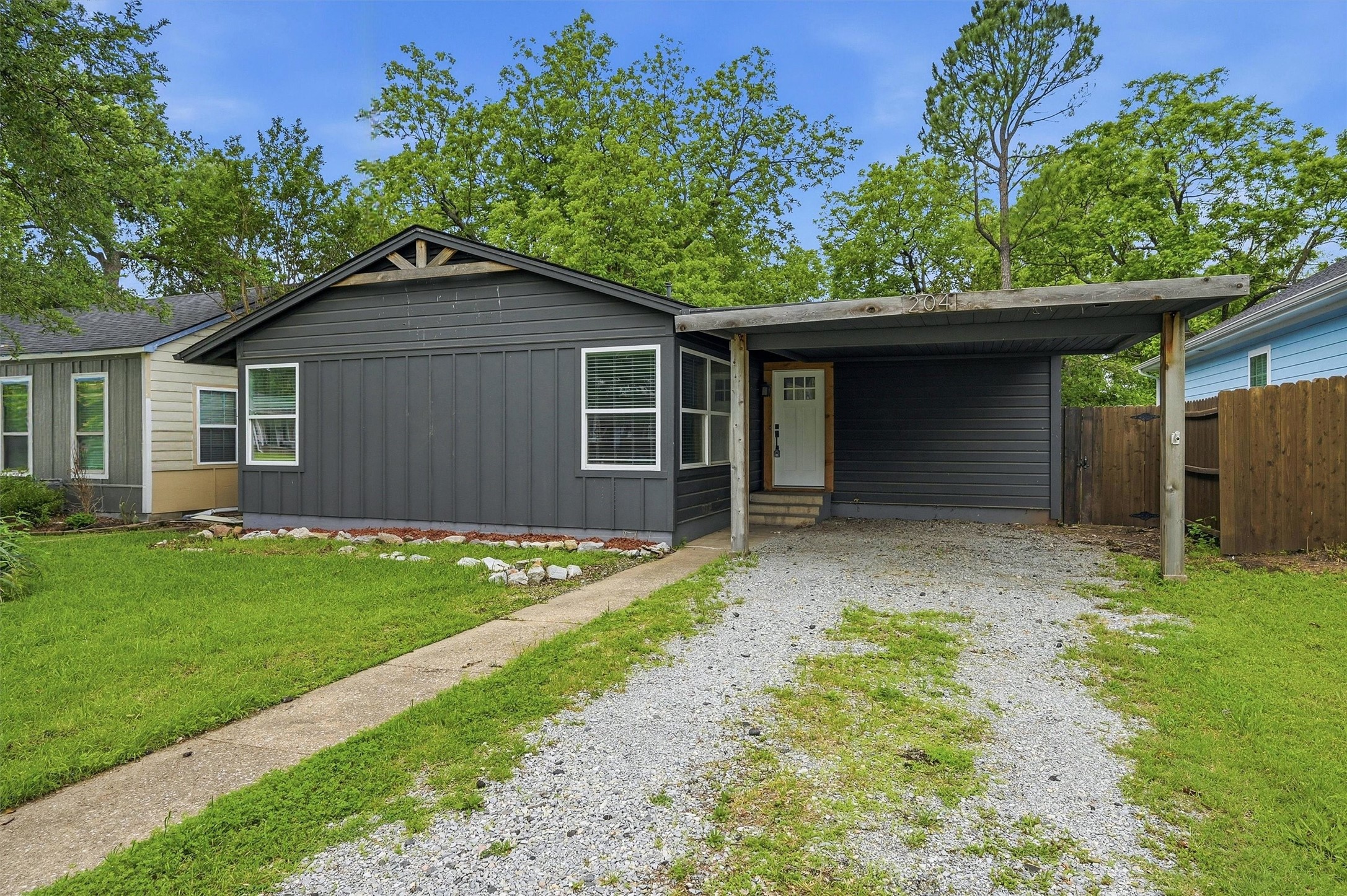 204 N Holly Avenue Sherman TX 75092