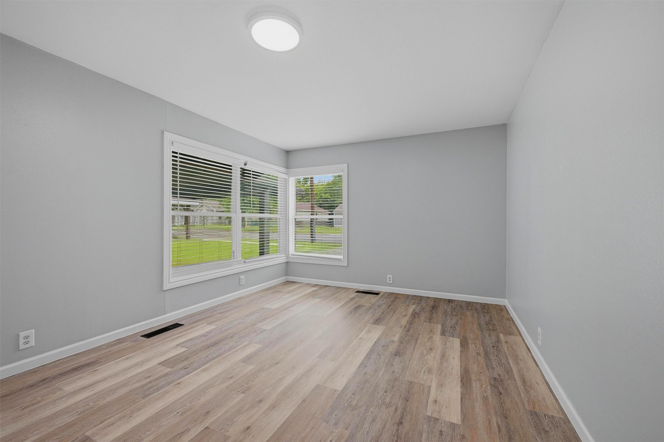 204 N Holly Avenue Sherman TX 75092