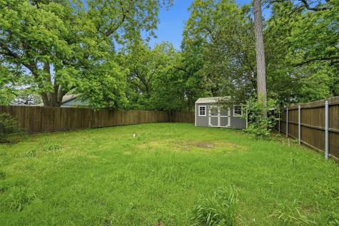 204 N Holly Avenue Sherman TX 75092