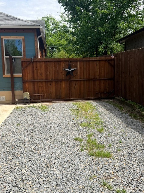 118 N Harrison Avenue Sherman TX 75090