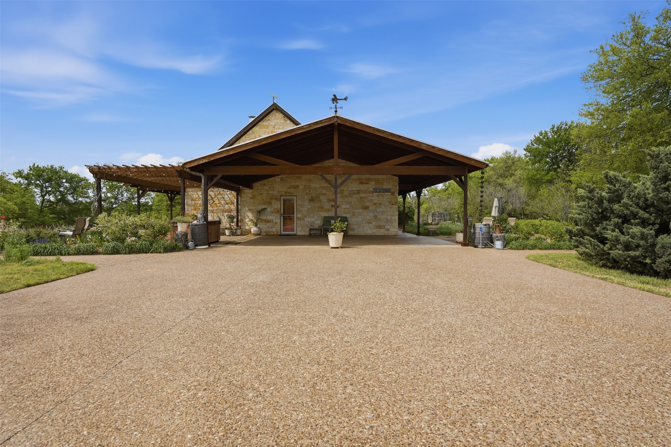 825 Benavides Lane Mineral Wells TX 76067