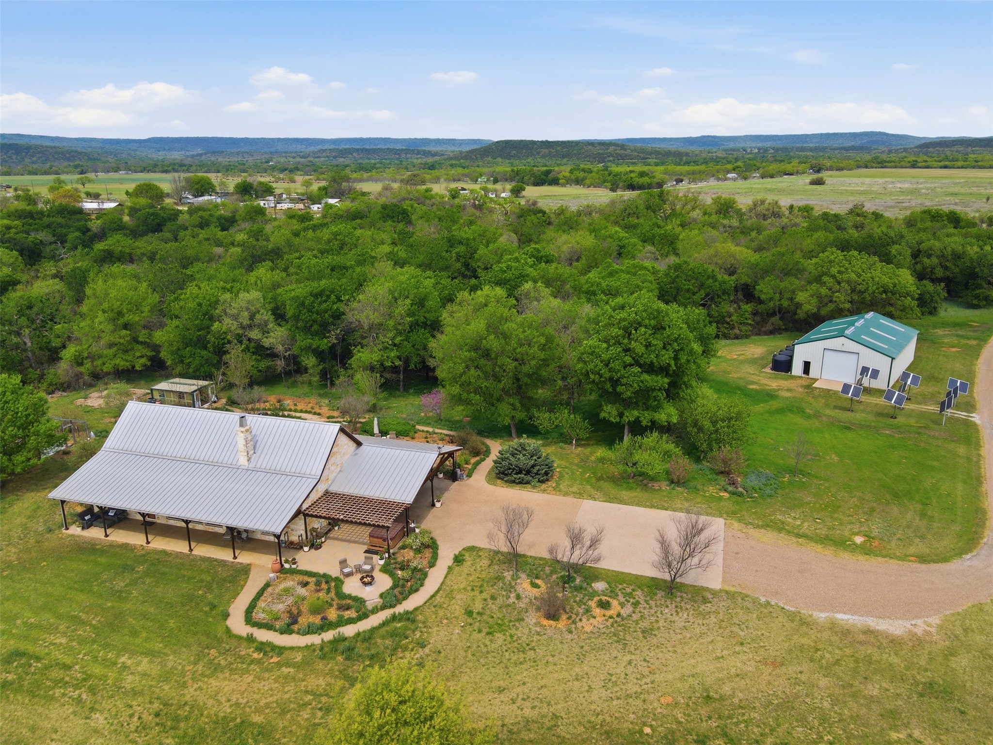825 Benavides Lane Mineral Wells TX 76067