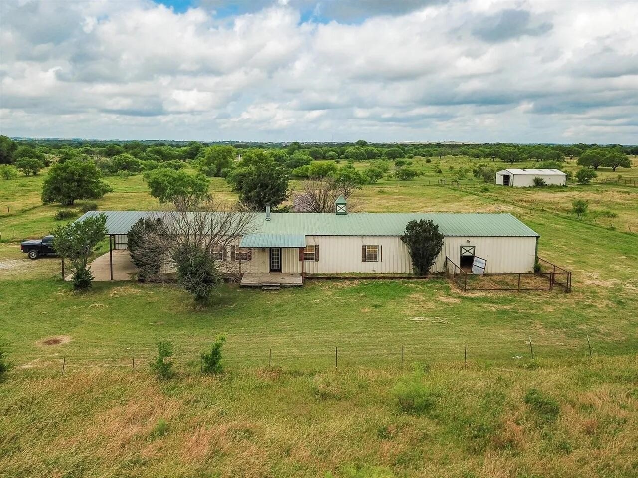 13630 N County Line Road Ponder TX 76259