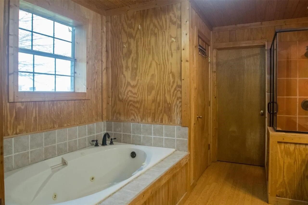 13630 N County Line Road Ponder TX 76259