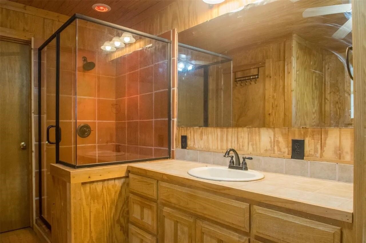 13630 N County Line Road Ponder TX 76259