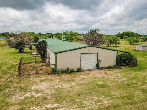 13630 N County Line Road Ponder TX 76259