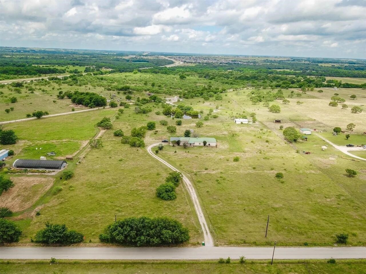 13630 N County Line Road Ponder TX 76259