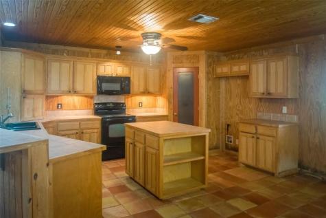 13630 N County Line Road Ponder TX 76259