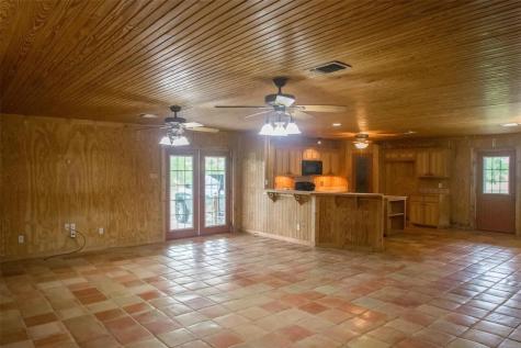 13630 N County Line Road Ponder TX 76259