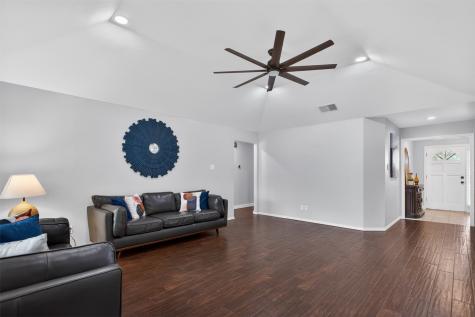 1618 Crosshaven Drive Lewisville TX 75077
