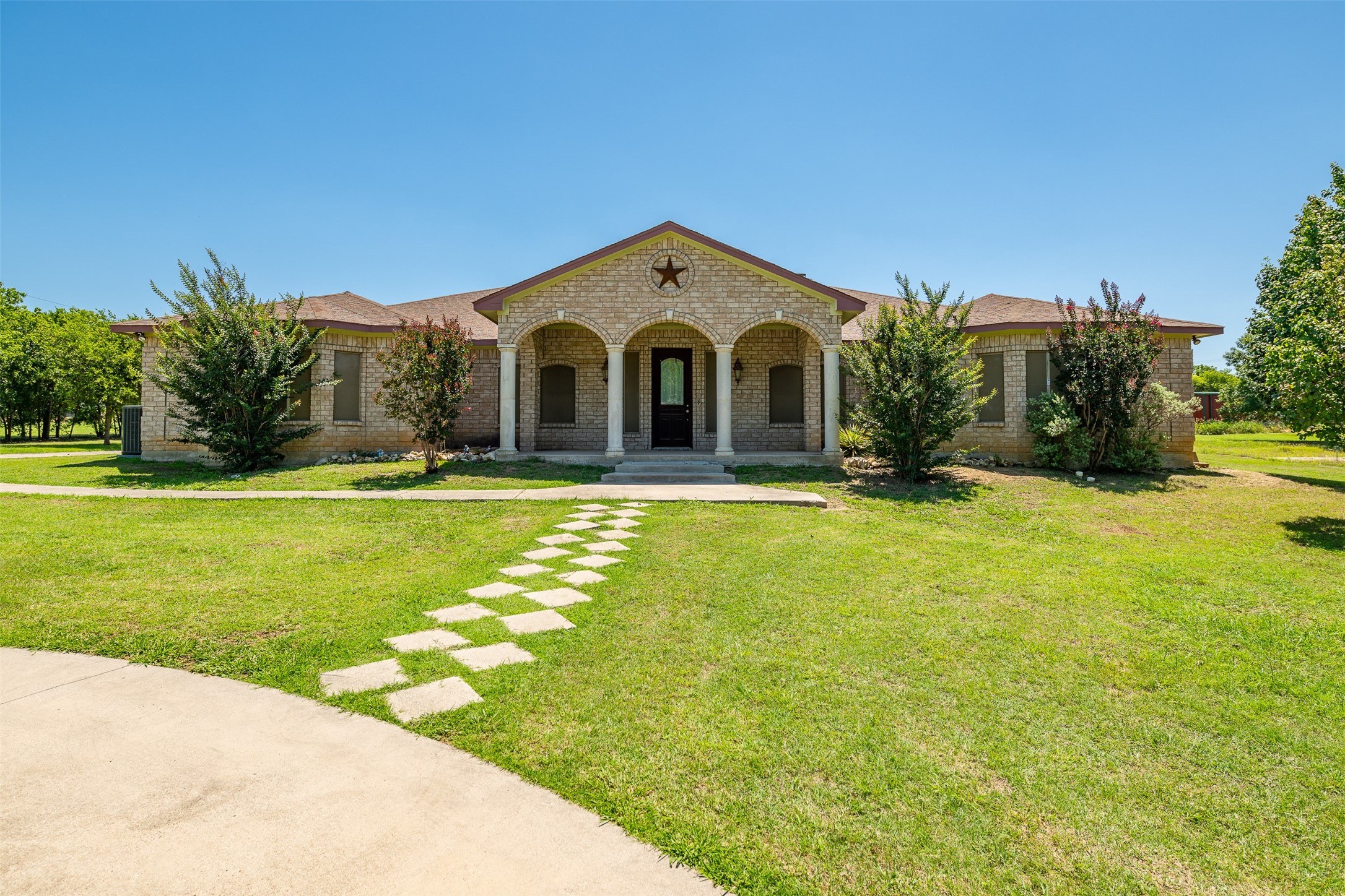 1801 Valley View Road Crowley TX 76036