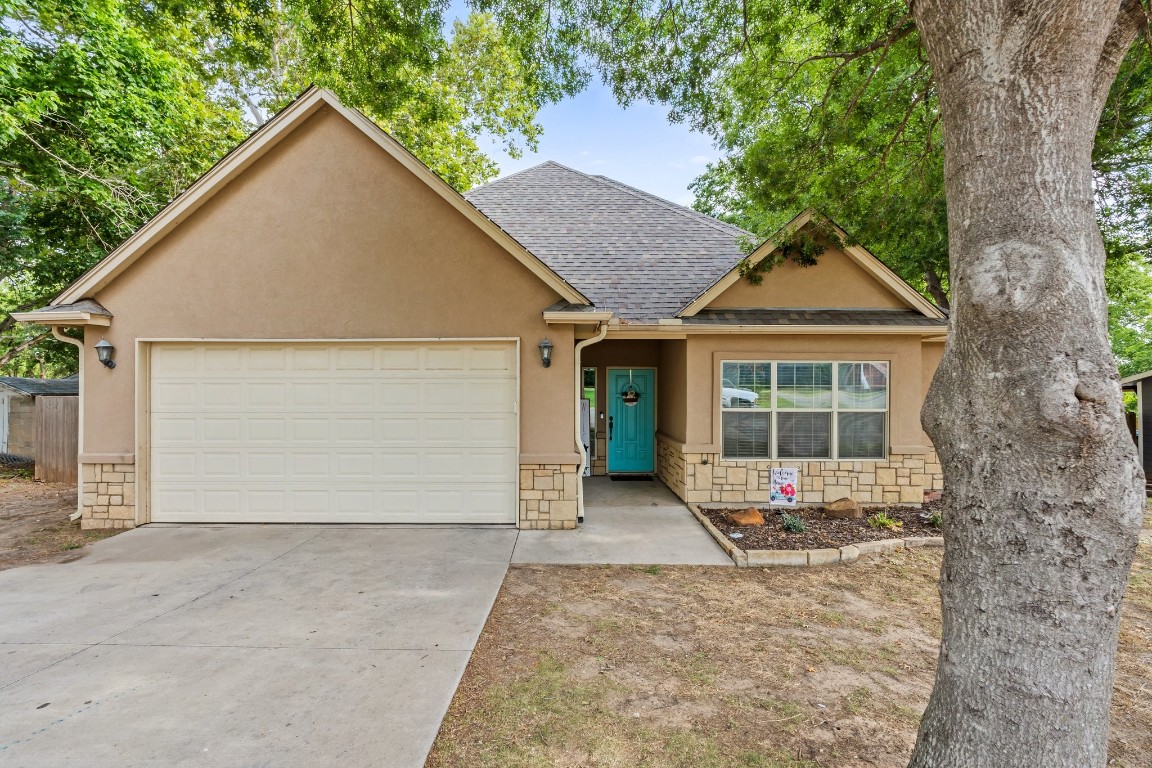 1112 W Ball Street Weatherford TX 76086