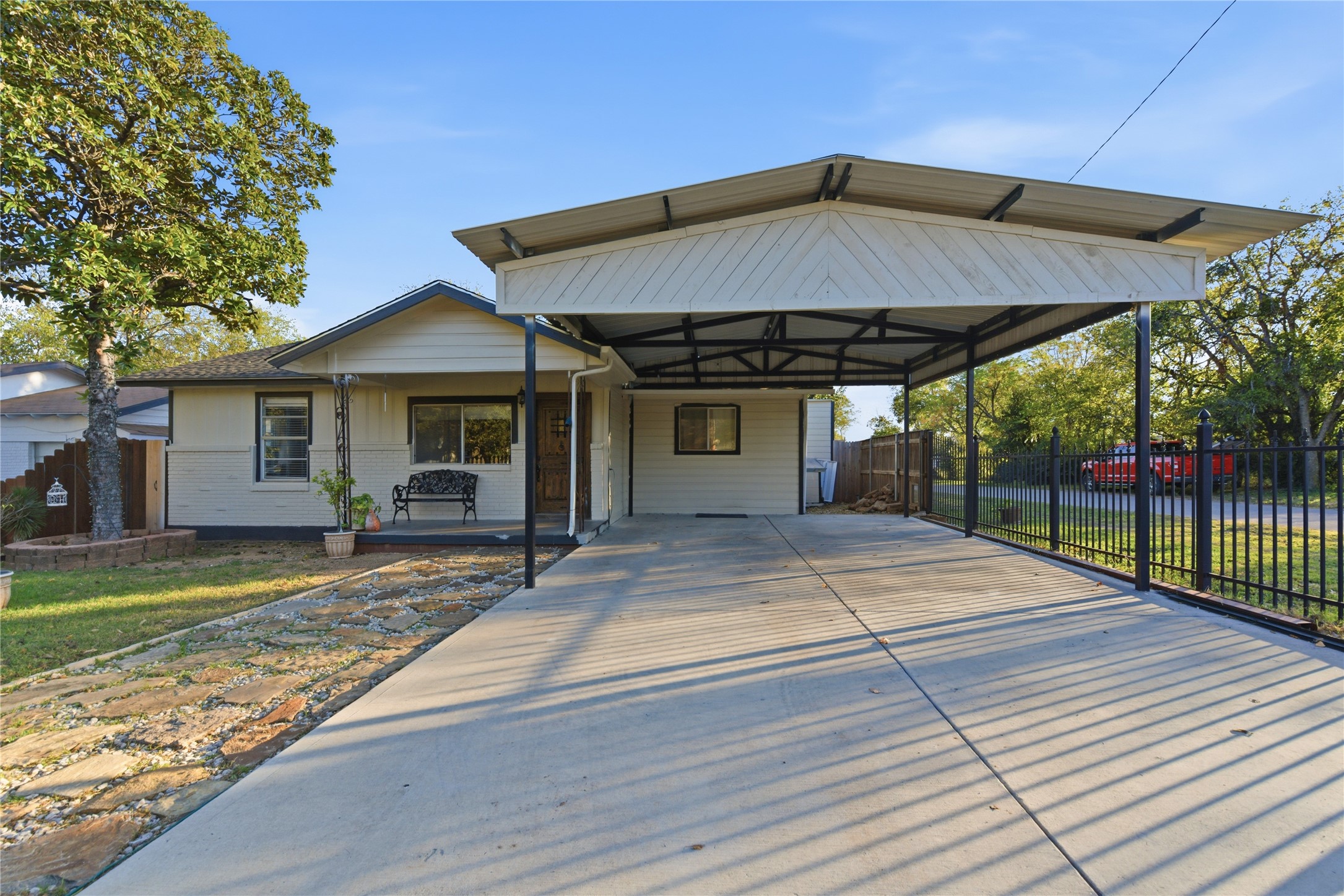 5615 Calloway Street Sansom Park TX 76114