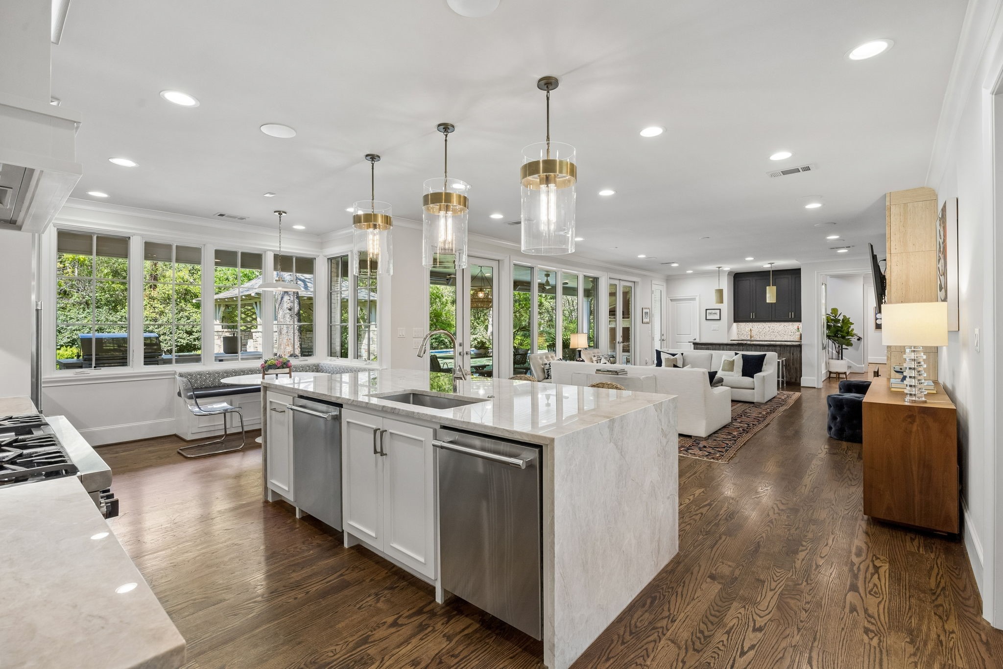 6717 Meadow Lake Avenue Dallas TX 75214