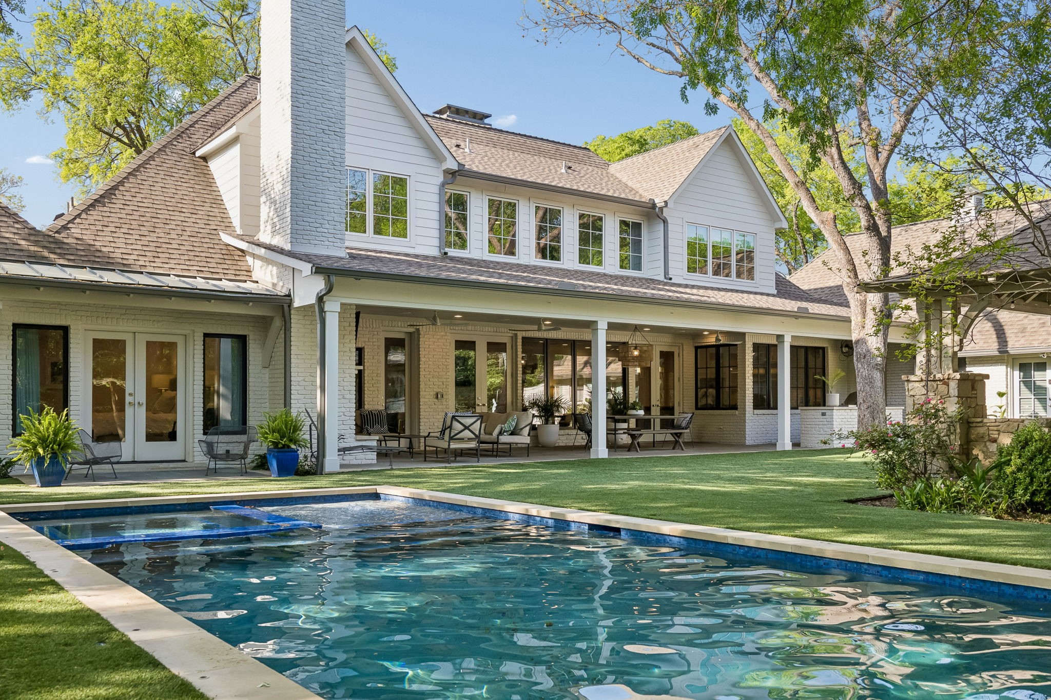 6717 Meadow Lake Avenue Dallas TX 75214