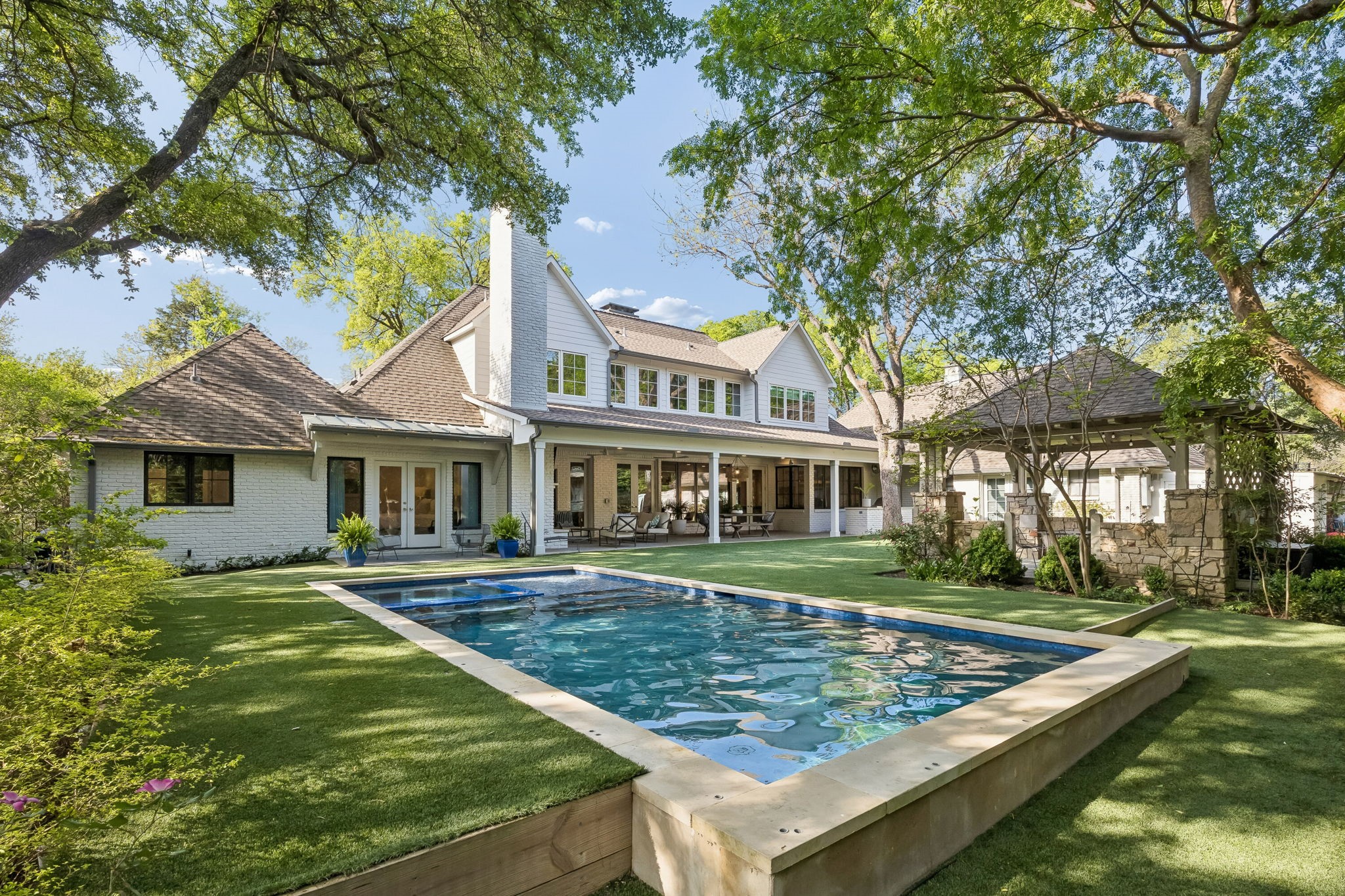 6717 Meadow Lake Avenue Dallas TX 75214