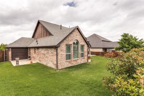 1221 Yosemite Way Burleson TX 76028