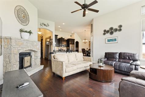 1221 Yosemite Way Burleson TX 76028