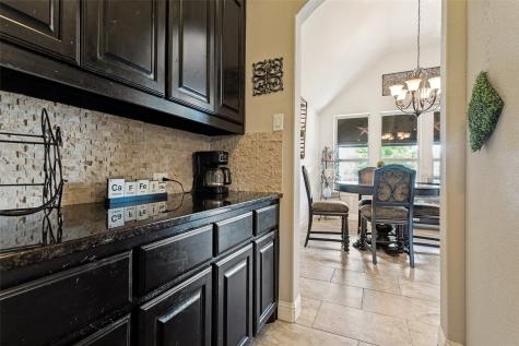 1221 Yosemite Way Burleson TX 76028