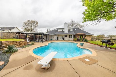 136 Towering Oaks Court Burleson TX 76028