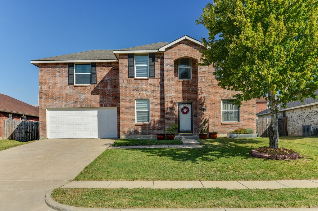 2140 W Grove Lane Grand Prairie TX 75052